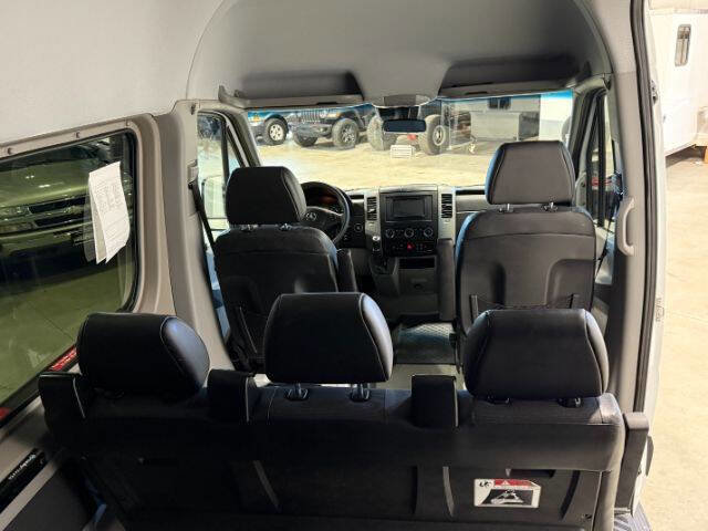 Used 2017 Mercedes-Benz Sprinter 2500 image 17