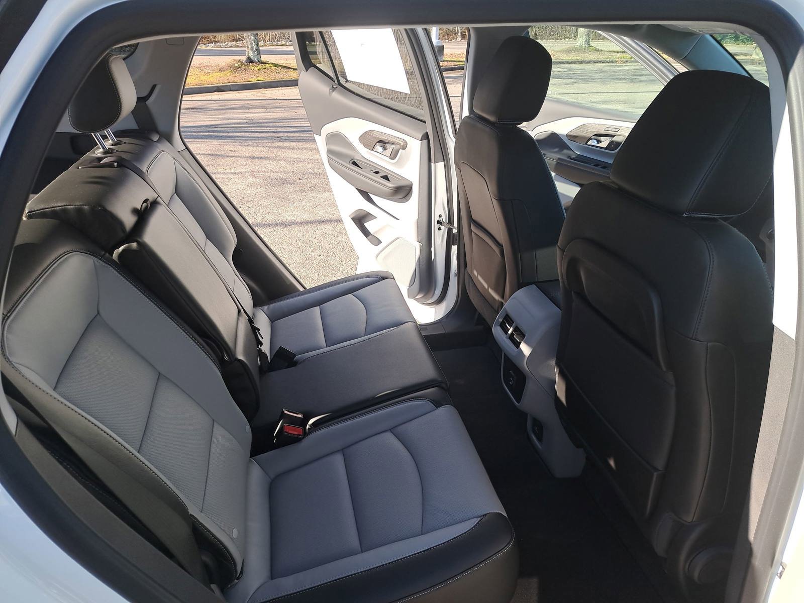 New 2024 GMC Terrain SLT AWD/4WD image 11