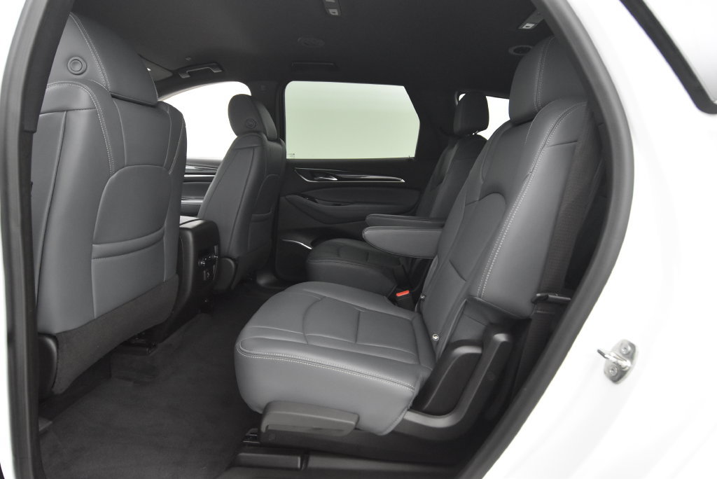 Used 2022 Buick Enclave Essence FWD image 26