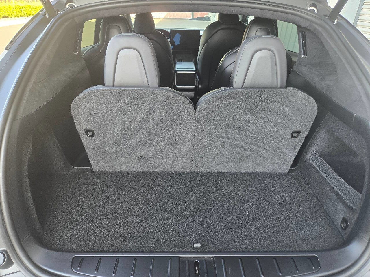 Used 2022 Tesla Model X Plaid image 25