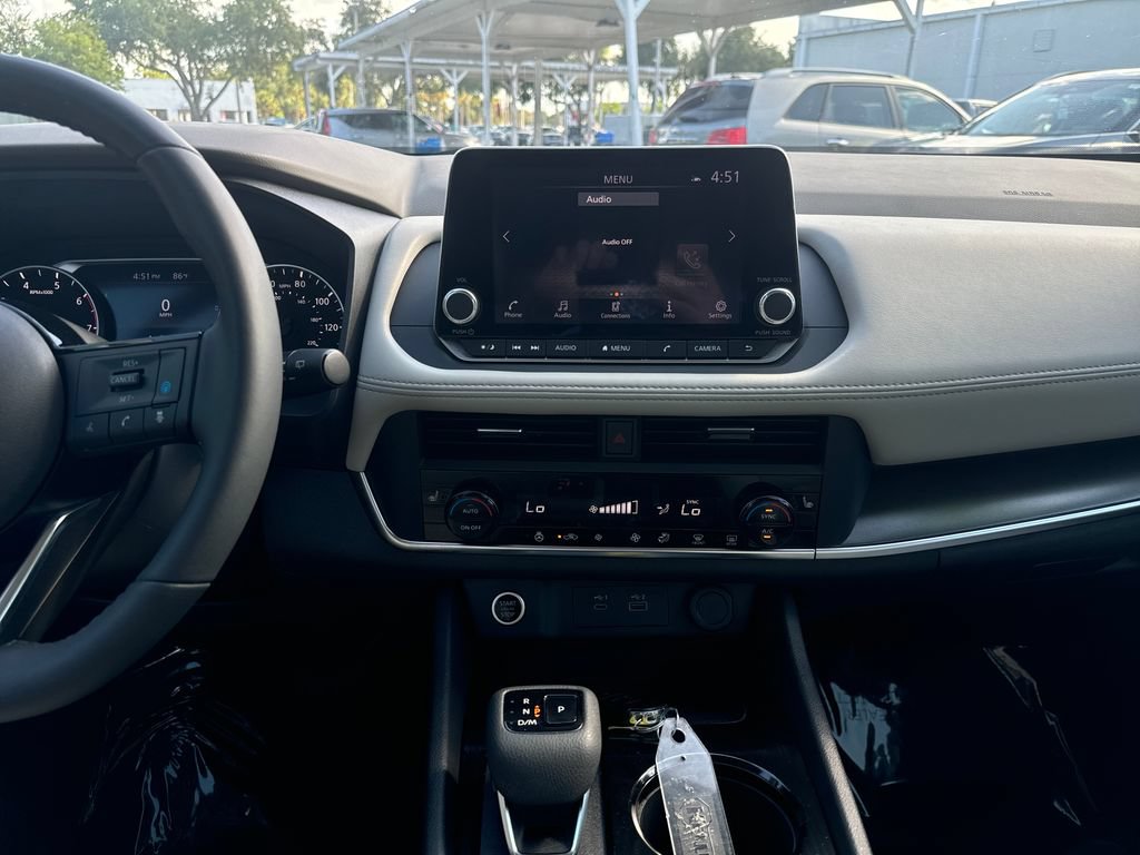 Used 2023 Nissan Rogue SV w/ SV Premium B Package FWD image 18