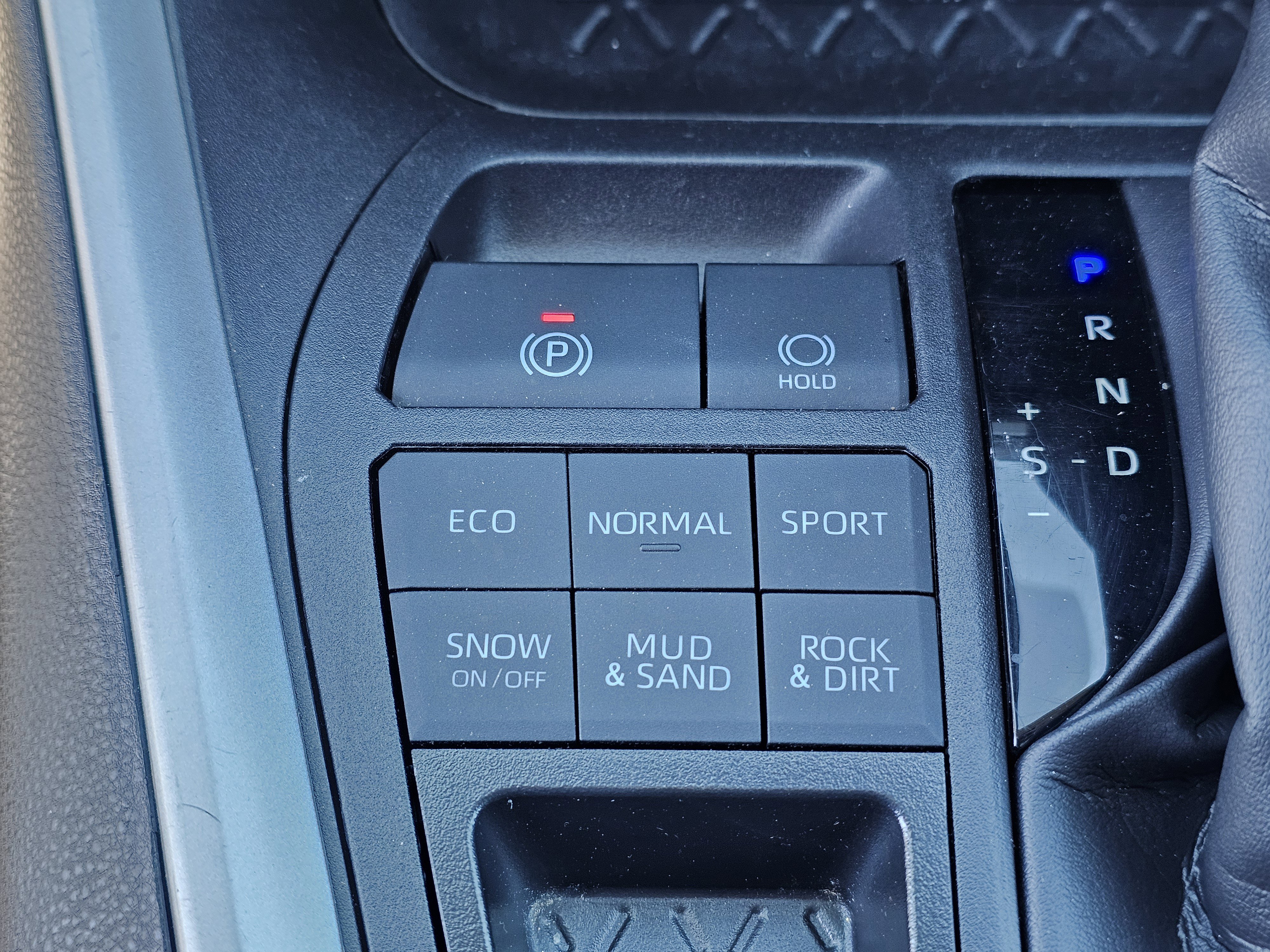 Used 2024 Toyota RAV4 LE image 26