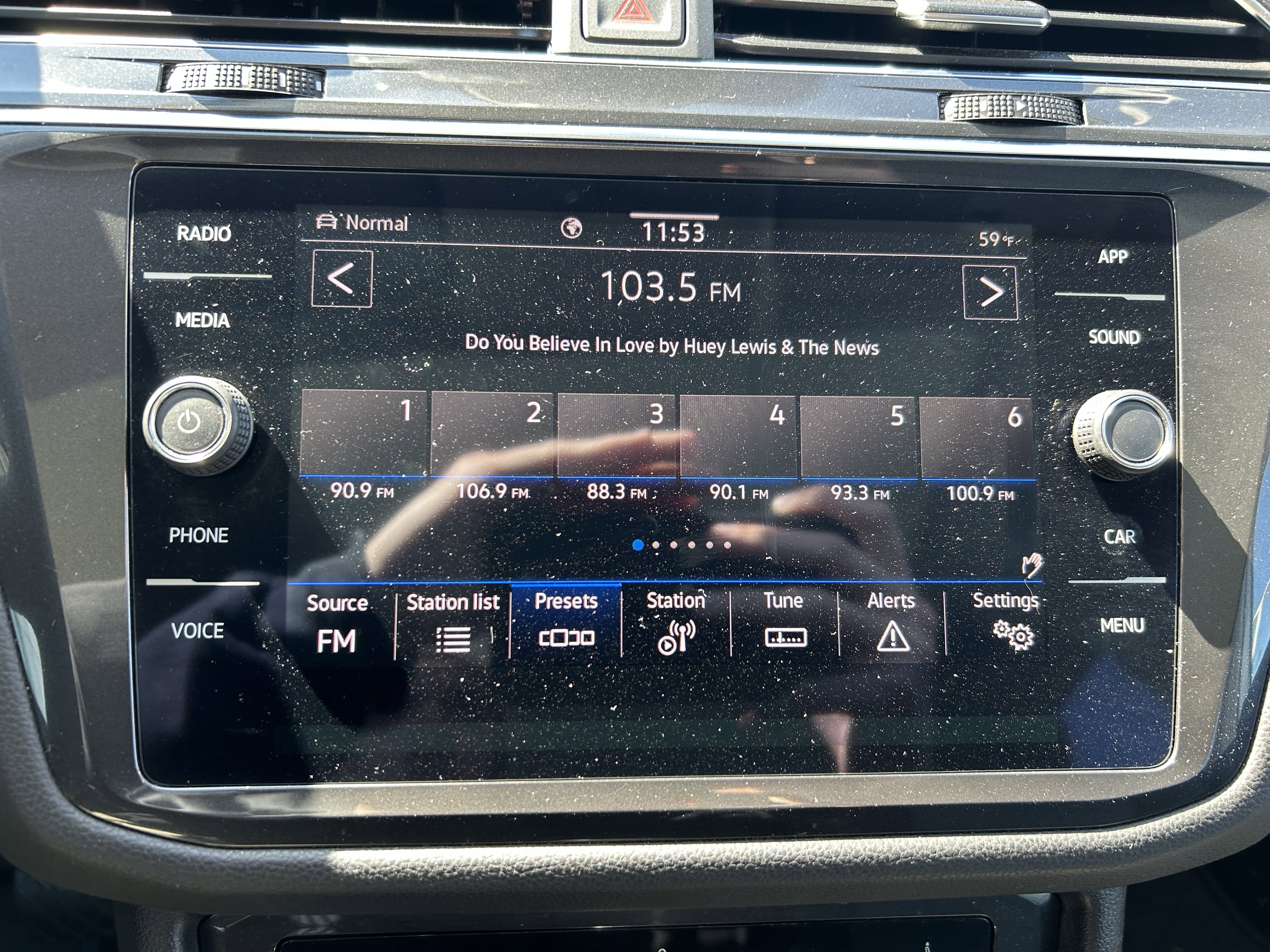 Used 2023 Volkswagen Tiguan SE image 12