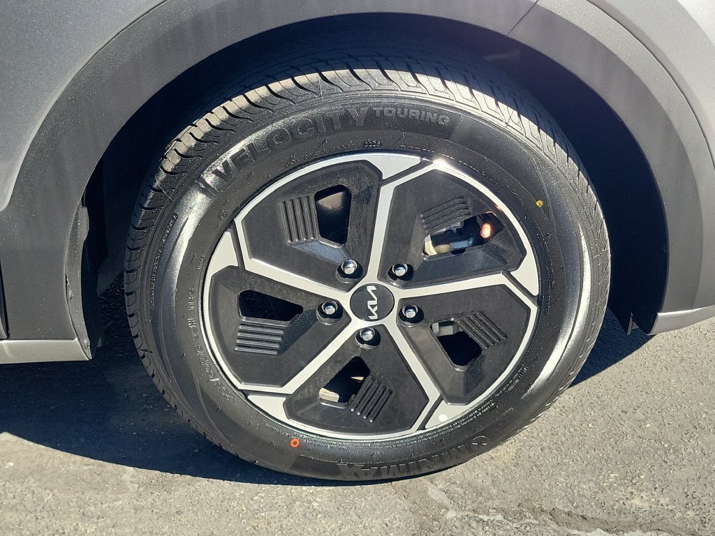 Used 2023 Kia Niro EX FWD image 7