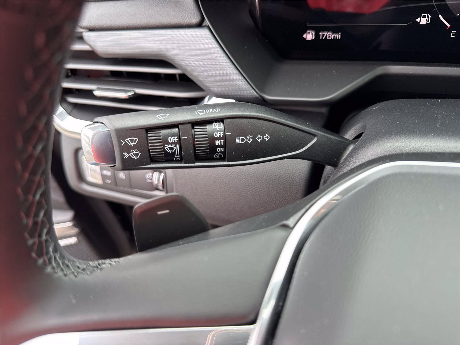 New 2026 GMC Acadia Elevation w/ Elevation Premium Package FWD image 21