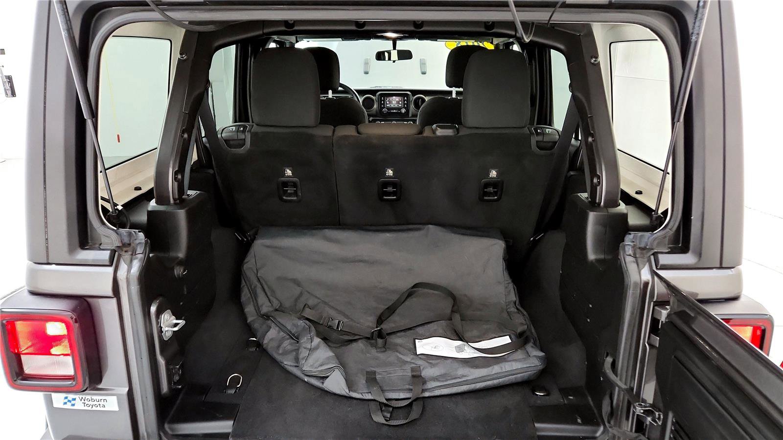 Used 2018 Jeep Wrangler Unlimited Sport S image 26