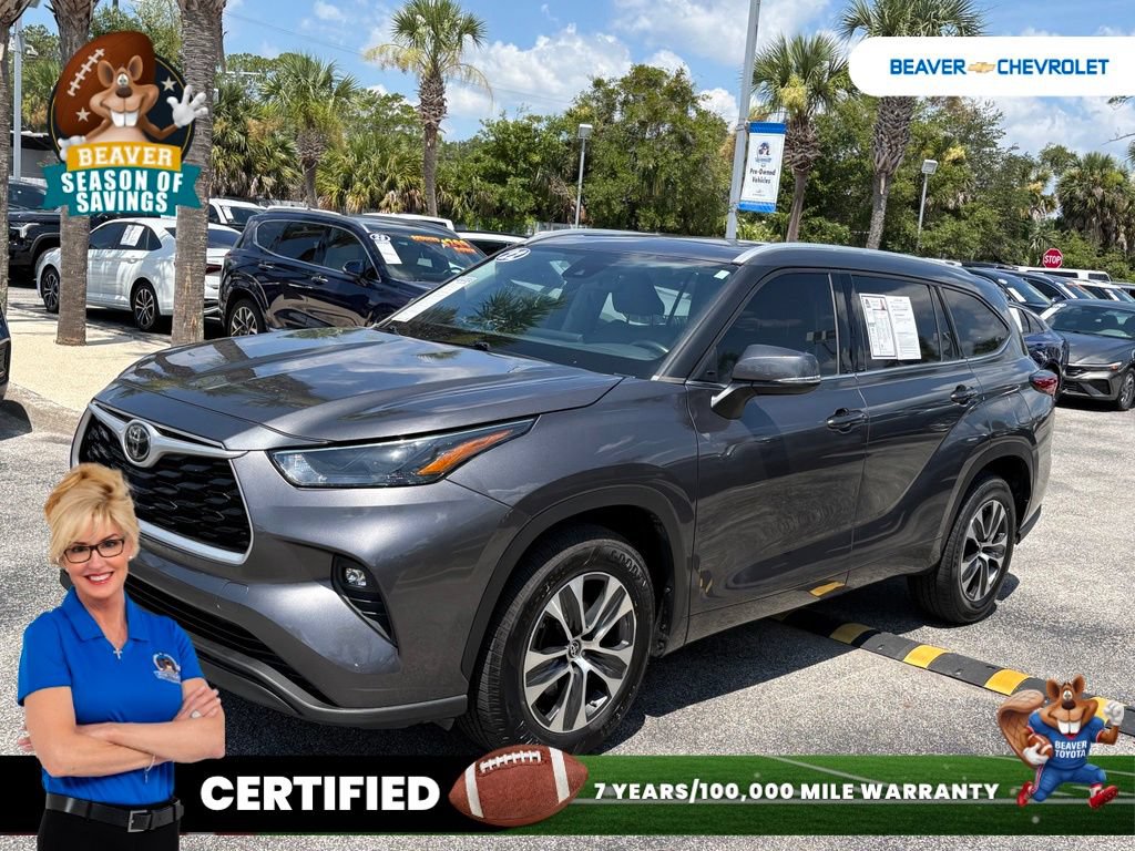 Used 2022 Toyota Highlander XLE FWD image 1