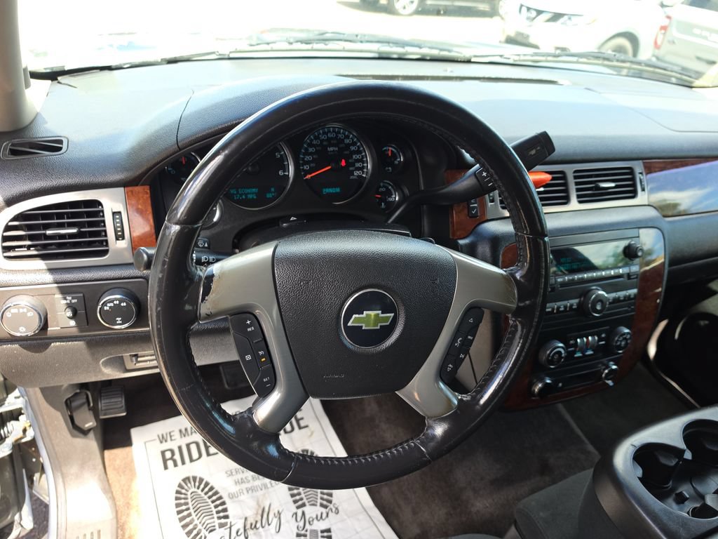 Used 2011 Chevrolet Avalanche LT AWD/4WD image 13