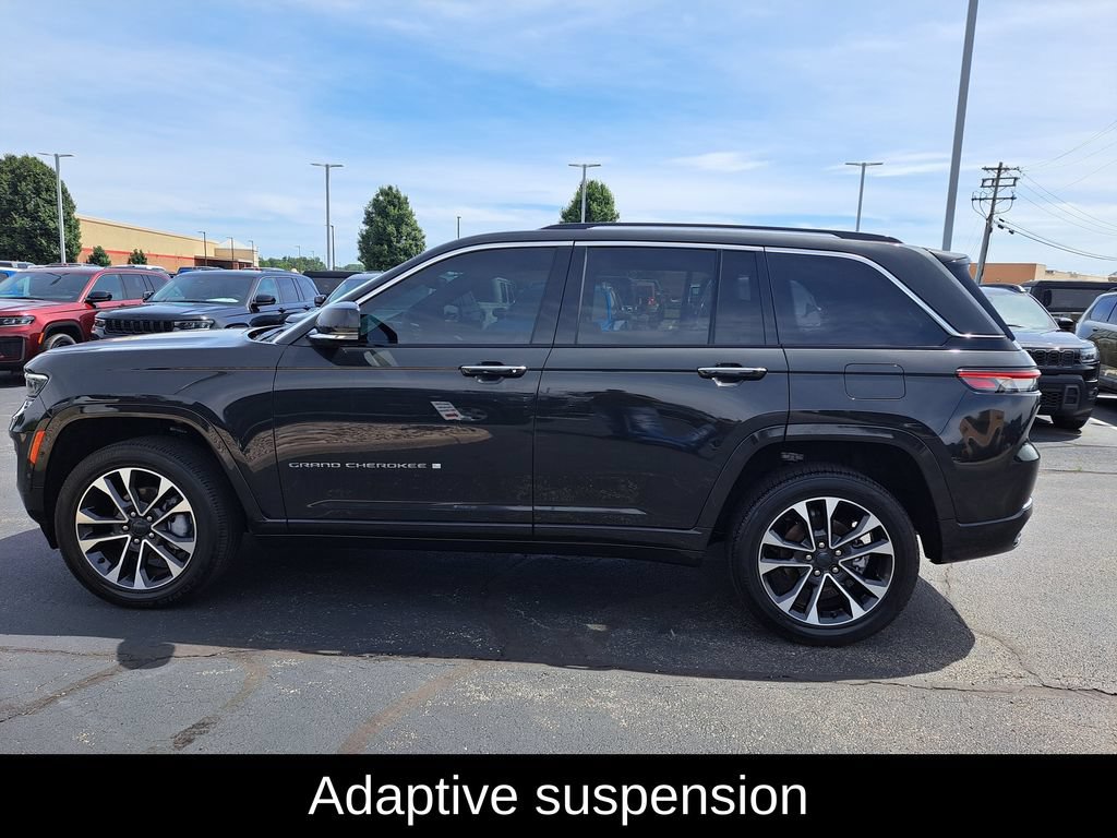 Used 2023 Jeep Grand Cherokee Overland AWD/4WD image 6