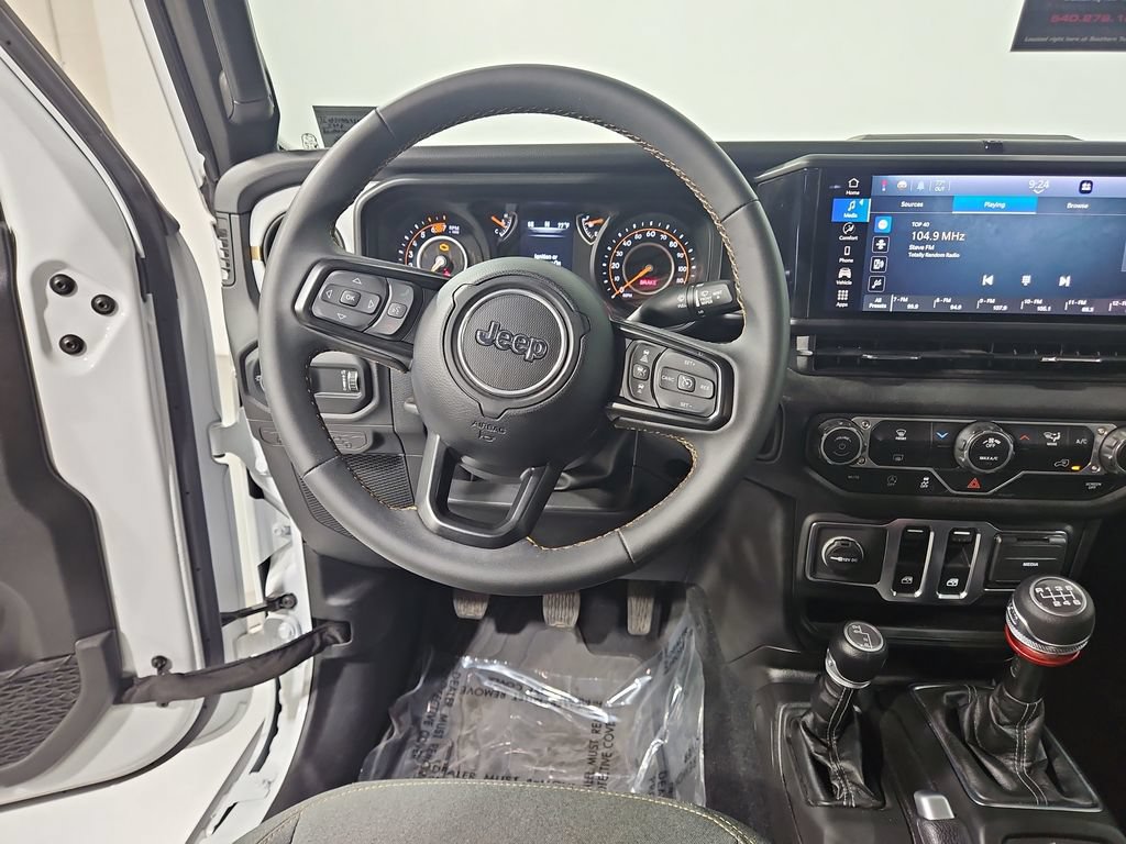 Used 2025 Jeep Wrangler Sport AWD/4WD image 14