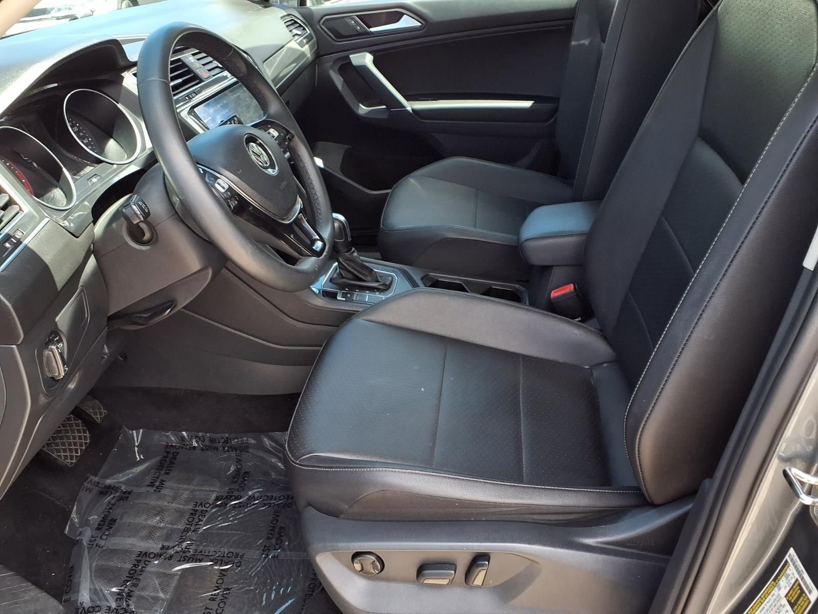 Used 2020 Volkswagen Tiguan SE FWD image 15