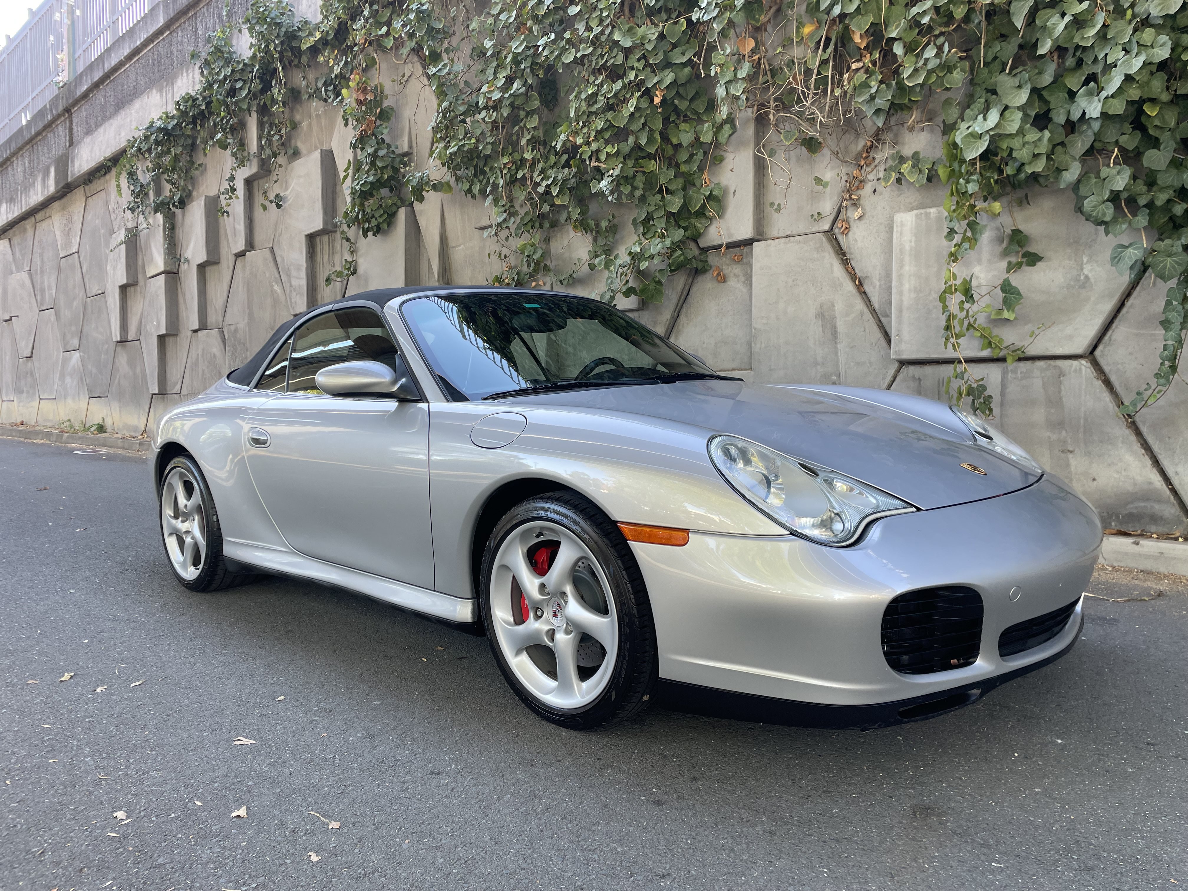 Used 2004 Porsche 911 Carrera 4S AWD/4WD image 4