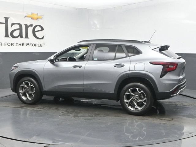 Used 2025 Chevrolet Trax LT FWD image 56