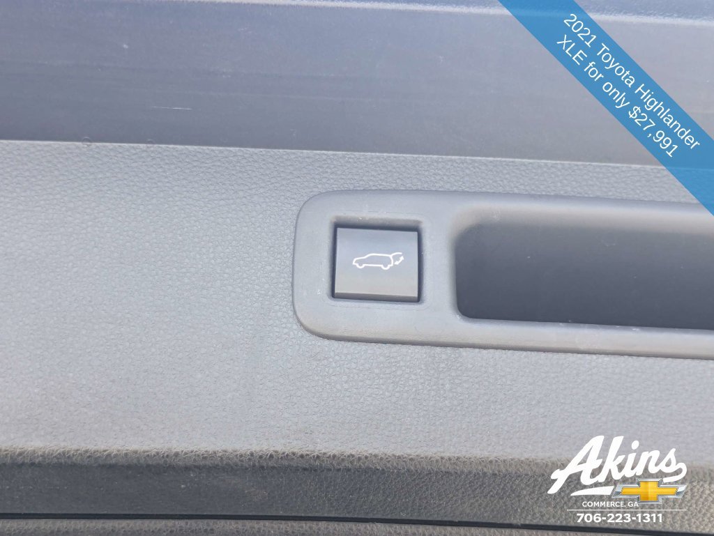 Used 2021 Toyota Highlander XLE FWD image 14