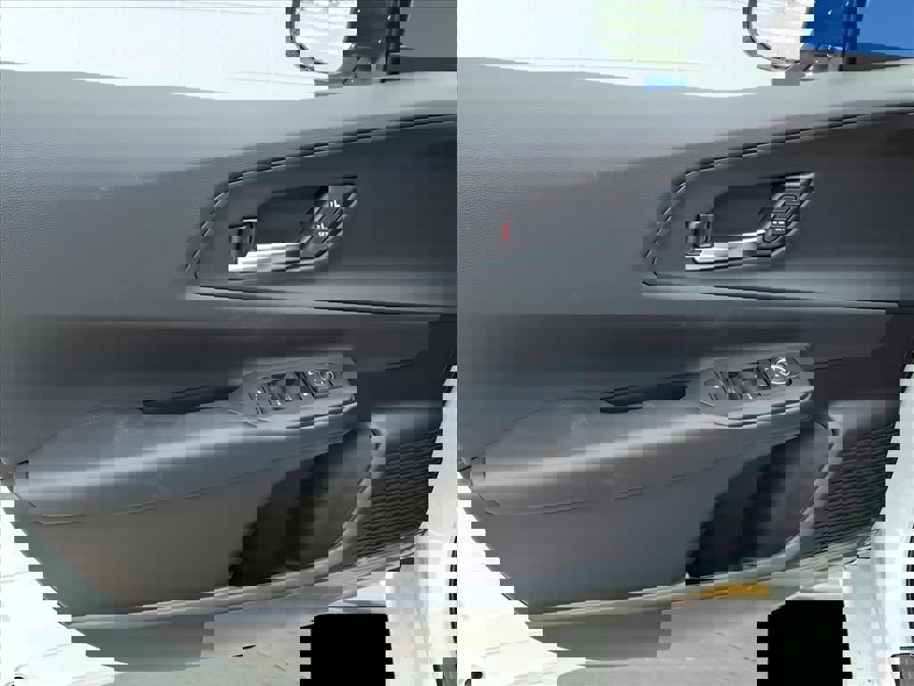 New 2026 Toyota Prius Plug-In Hybrid FWD image 11