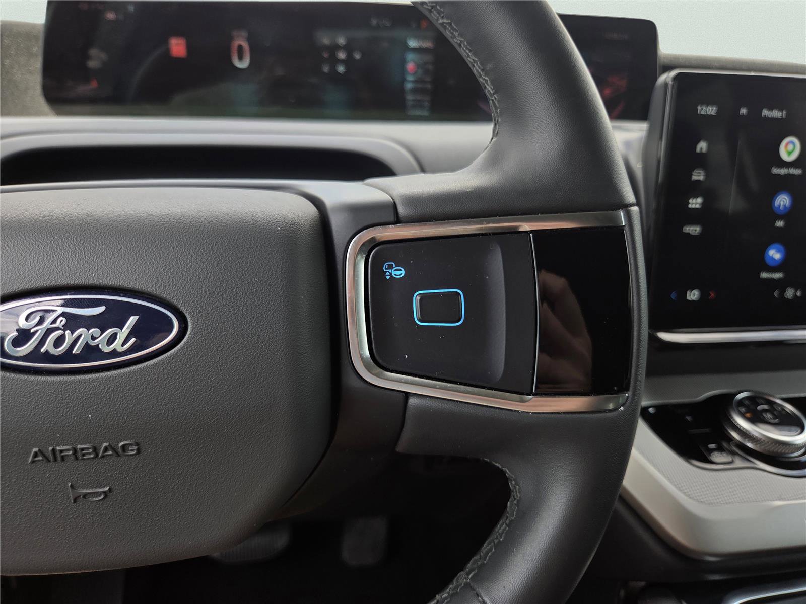 Used 2025 Ford Expedition Active RWD image 25