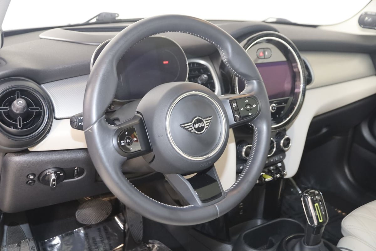 Used 2023 MINI Cooper SE FWD image 6