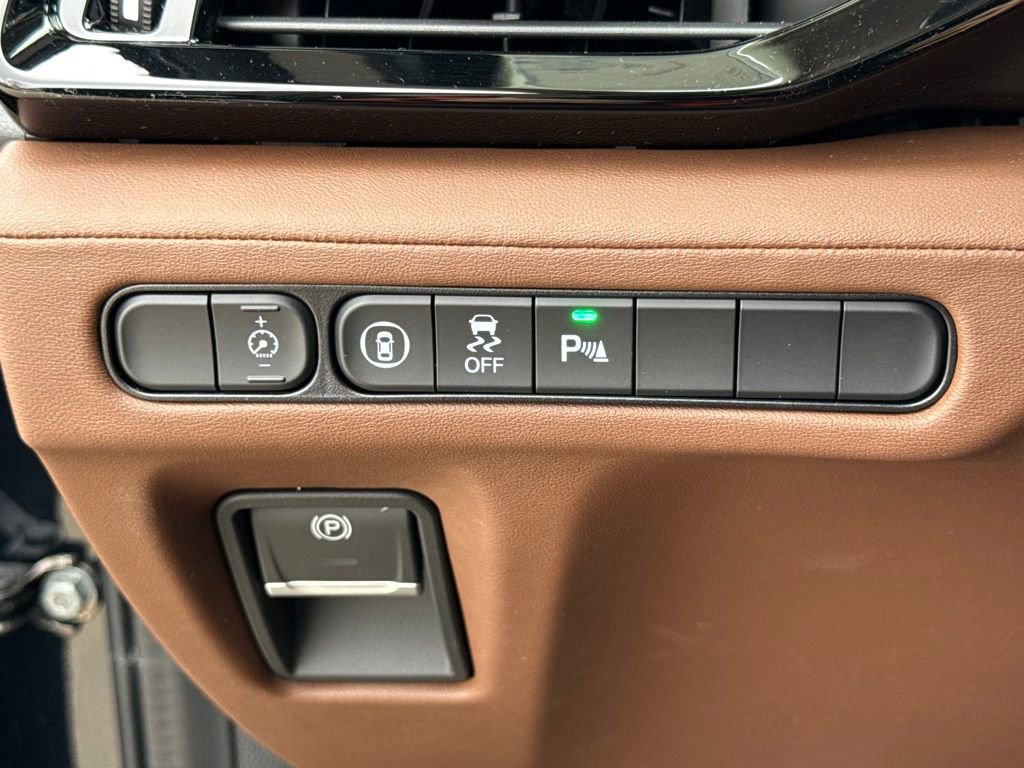 Certified 2025 Acura MDX w/ Technology Package image 31