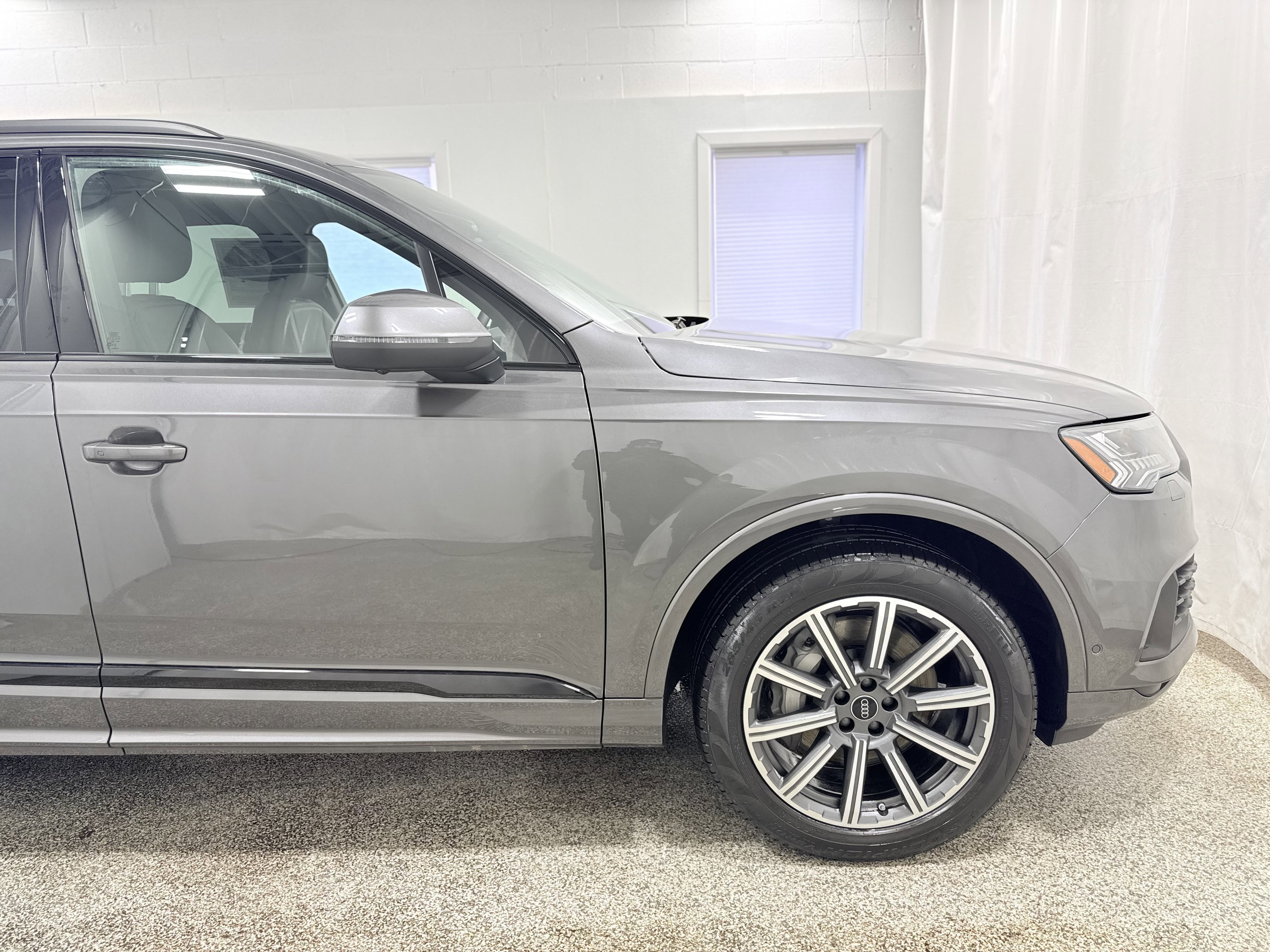 Used 2024 Audi Q7 Premium Plus w/ Premium Plus Package image 8