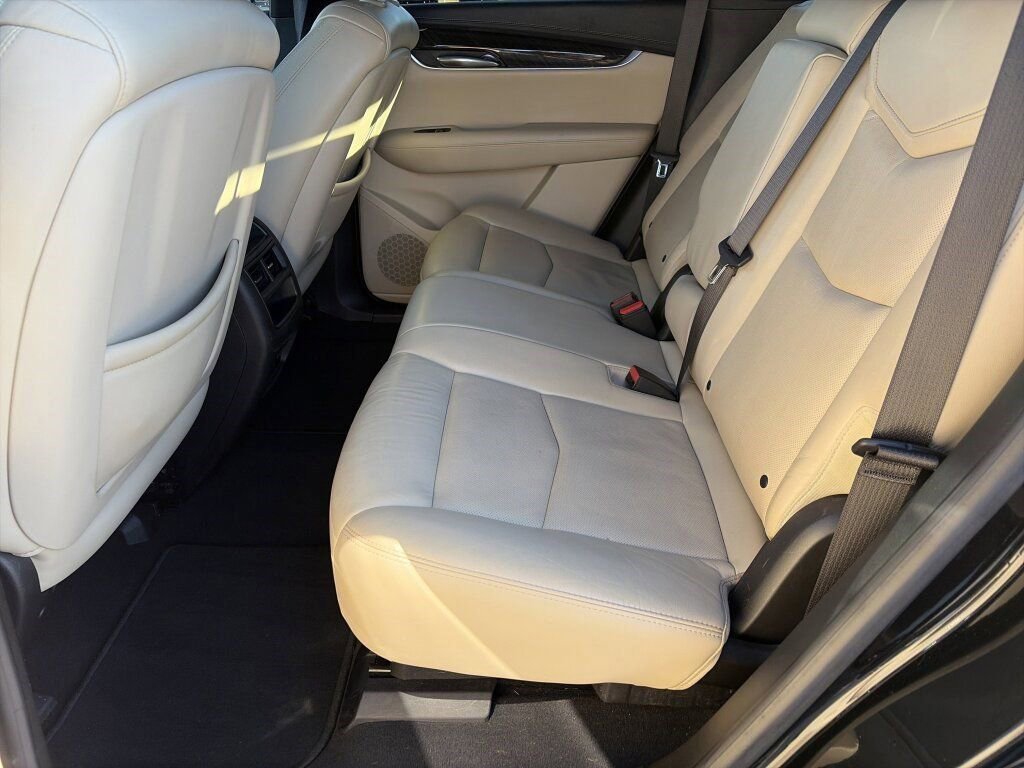 Used 2017 Cadillac XT5 FWD image 26