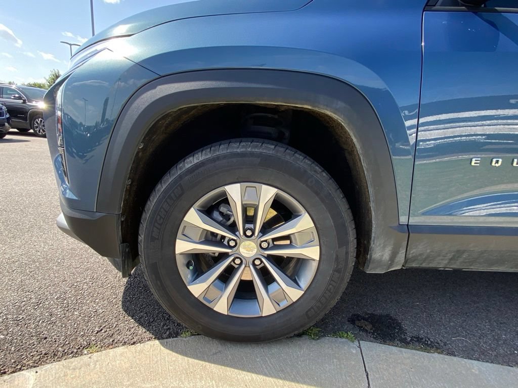 Used 2026 Chevrolet Equinox LT AWD/4WD image 32