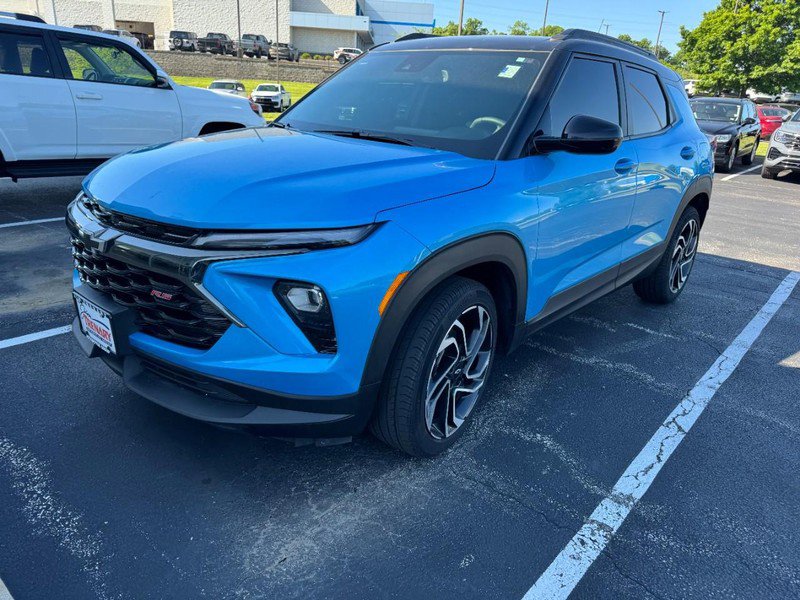 Used 2025 Chevrolet TrailBlazer RS w/ Convenience Package FWD image 3