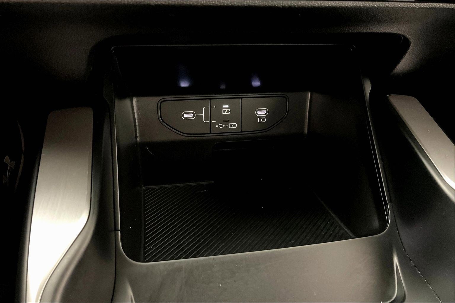 Certified 2025 Kia Sorento LX FWD image 16