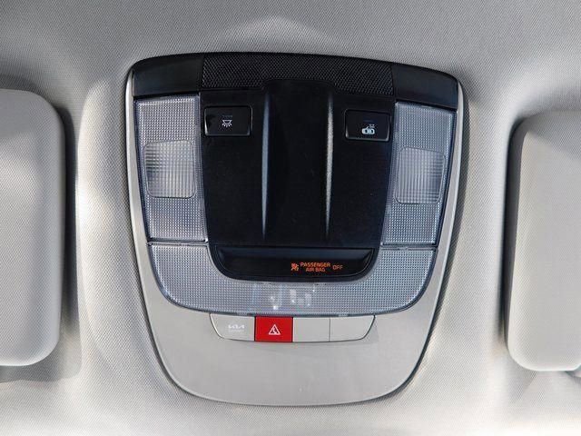 Used 2025 Kia Sportage EX image 28