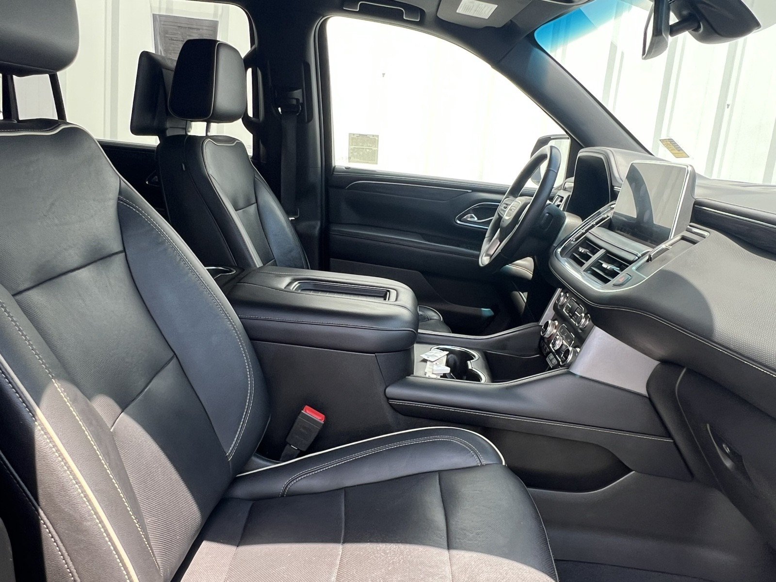 Used 2021 GMC Yukon XL SLT w/ SLT Premium Package AWD/4WD image 21