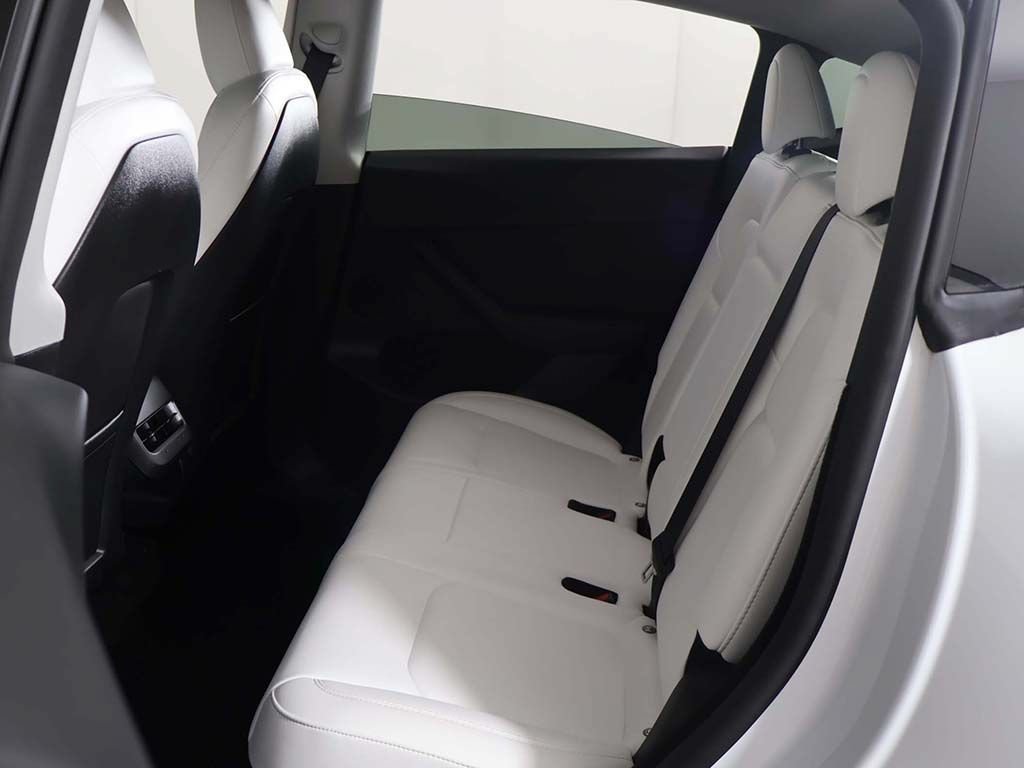 Used 2023 Tesla Model Y Performance AWD/4WD image 30