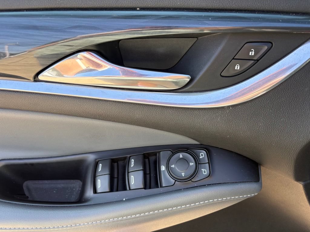 Used 2019 Buick Enclave Essence AWD/4WD image 11