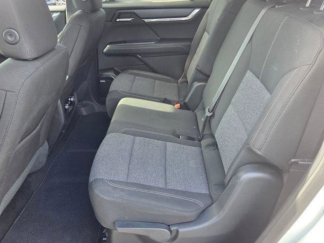 Used 2025 GMC Acadia Elevation image 10