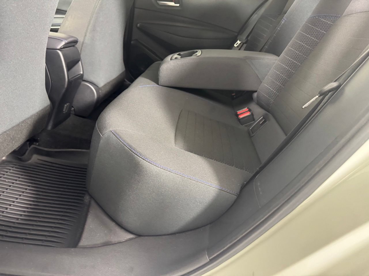 Used 2022 Toyota Corolla SE FWD image 24