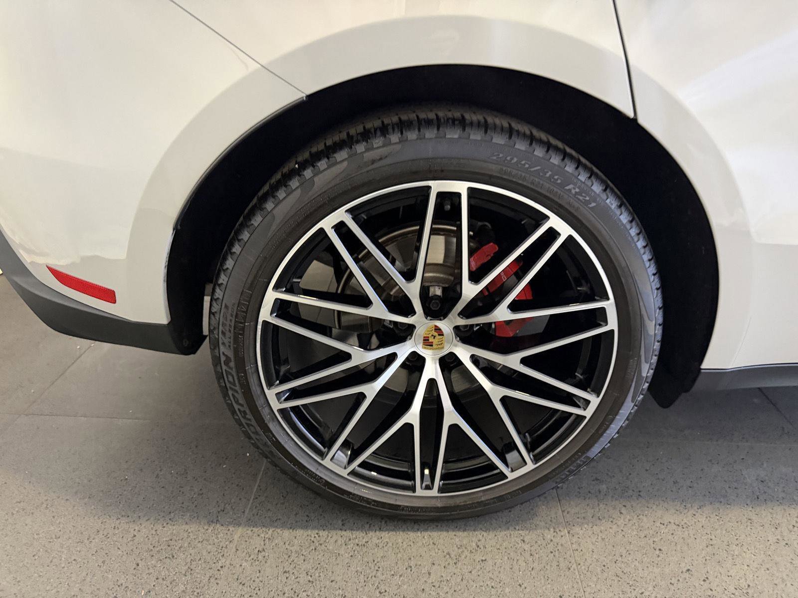 Used 2025 Porsche Macan S image 12