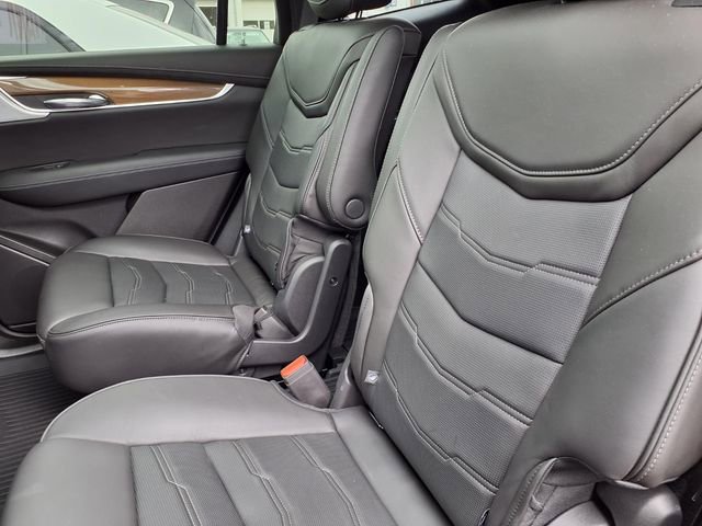 Used 2024 Cadillac XT6 Sport w/ LPO, Onyx Lite Package AWD/4WD image 7