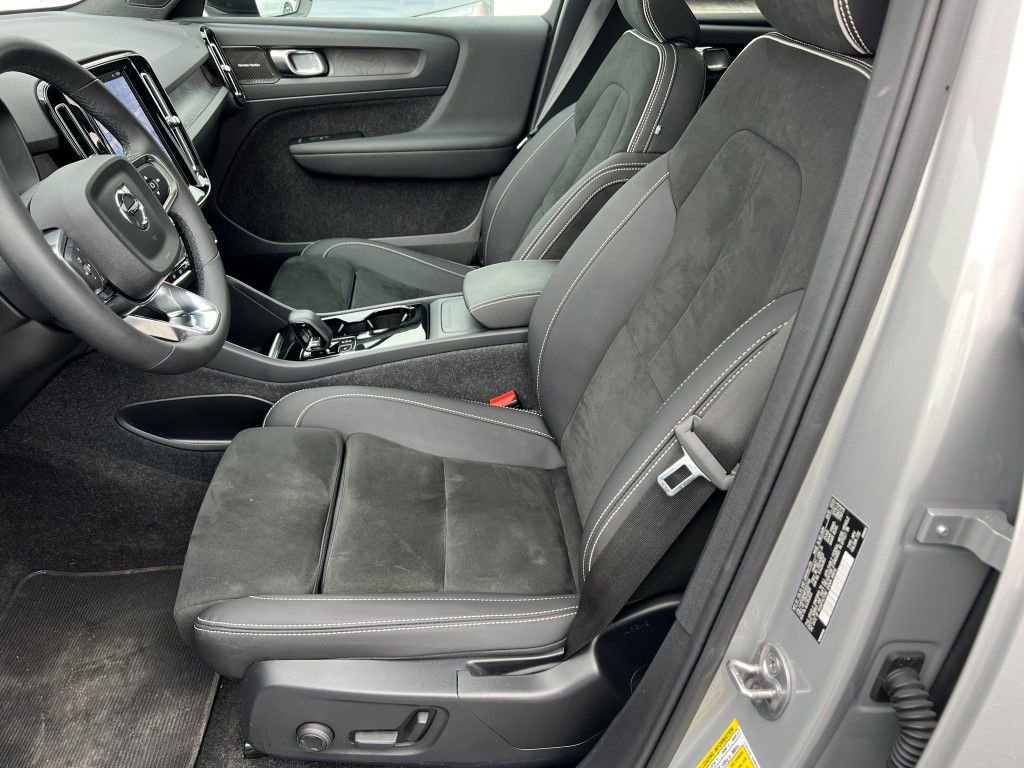 Certified 2023 Volvo C40 P8 Recharge Ultimate image 25