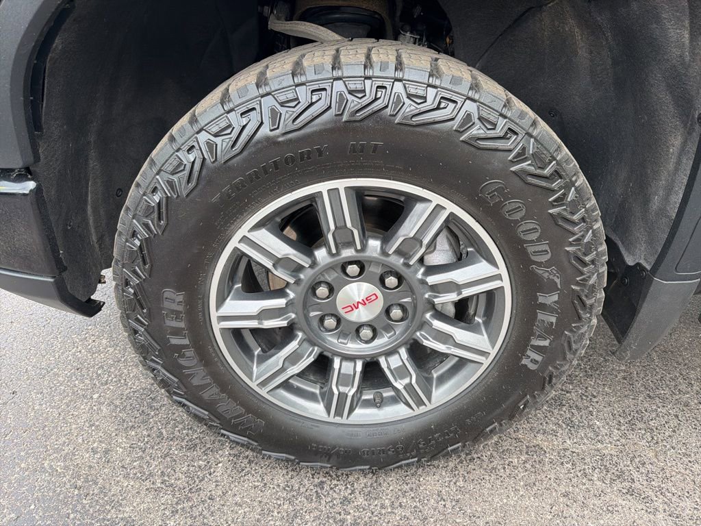 Used 2024 GMC Sierra 1500 AT4 w/ Technology Package image 9