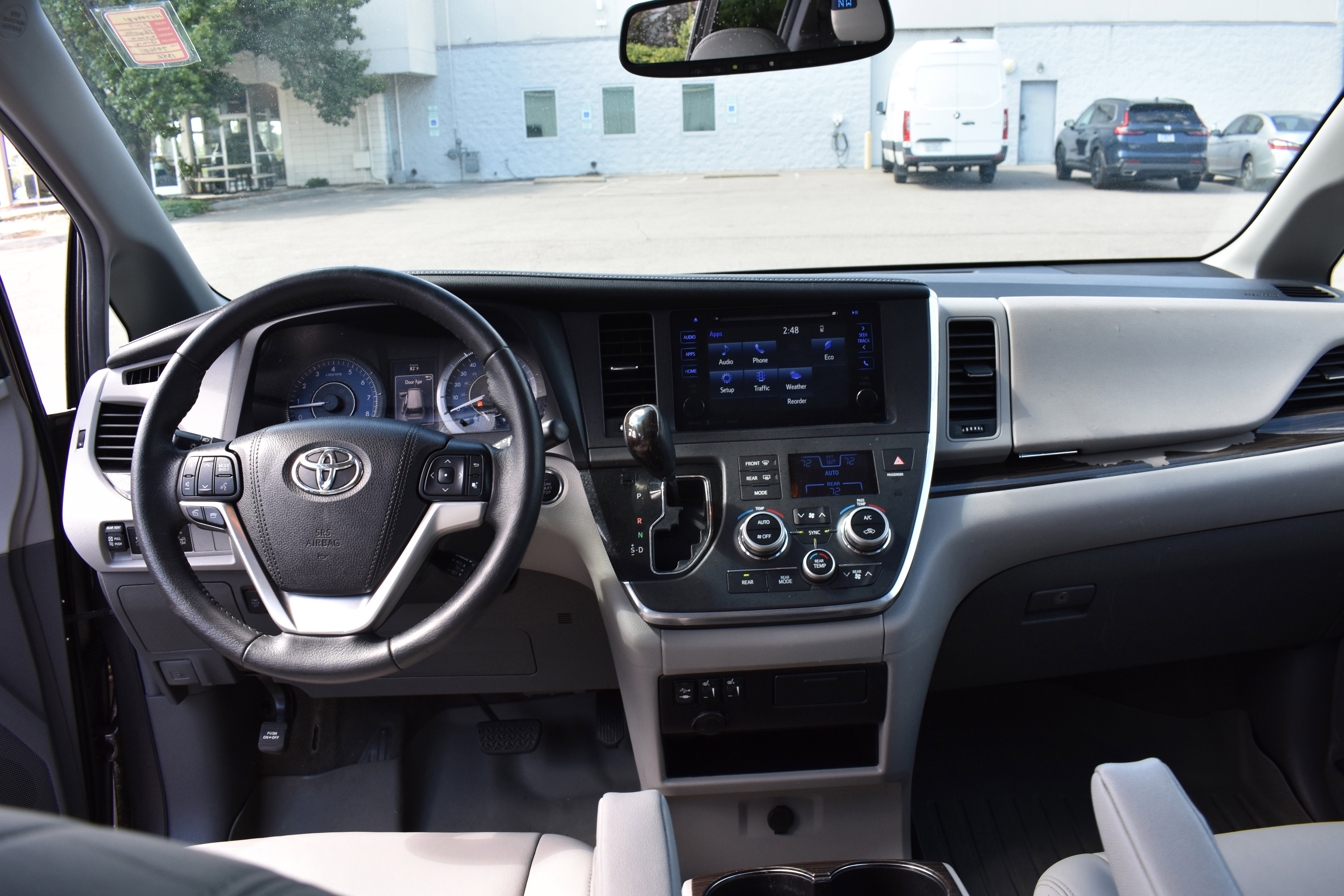 Used 2017 Toyota Sienna L image 33