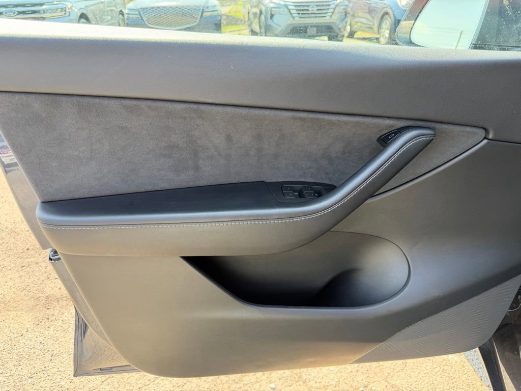 Used 2021 Tesla Model Y Performance image 12