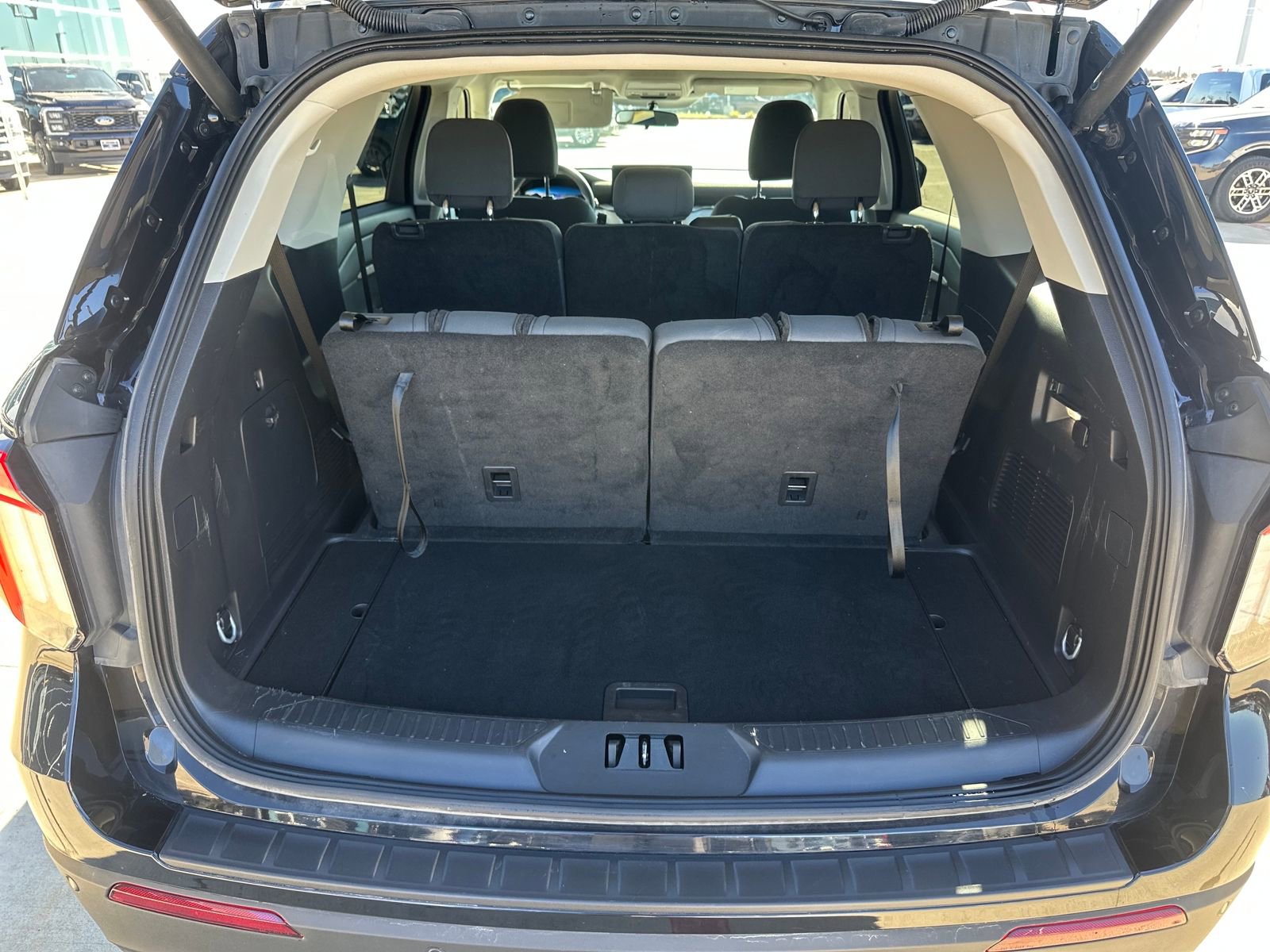 Used 2025 Ford Explorer Active image 26