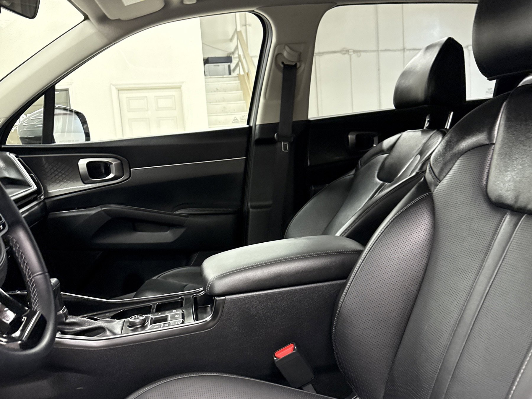 Used 2025 Kia Sorento S w/ Panoramic Sunroof Package image 4