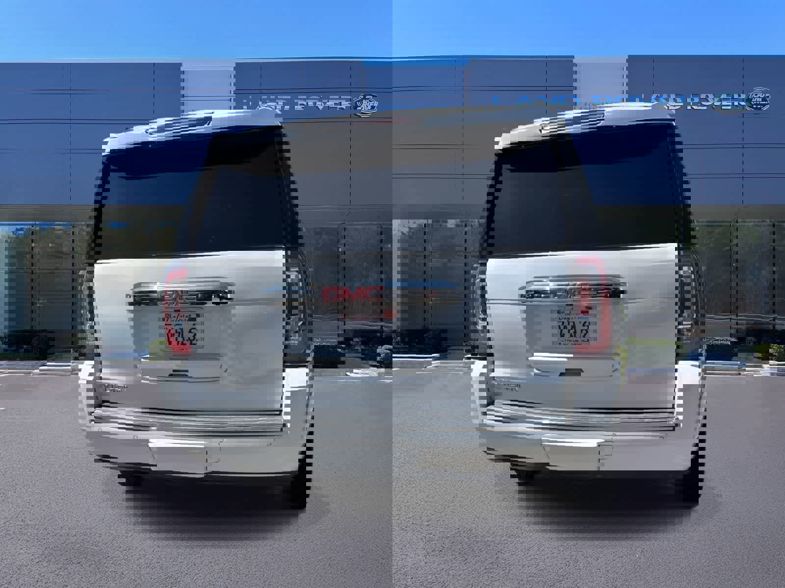 Used 2016 GMC Yukon Denali w/ Open Road Package image 3