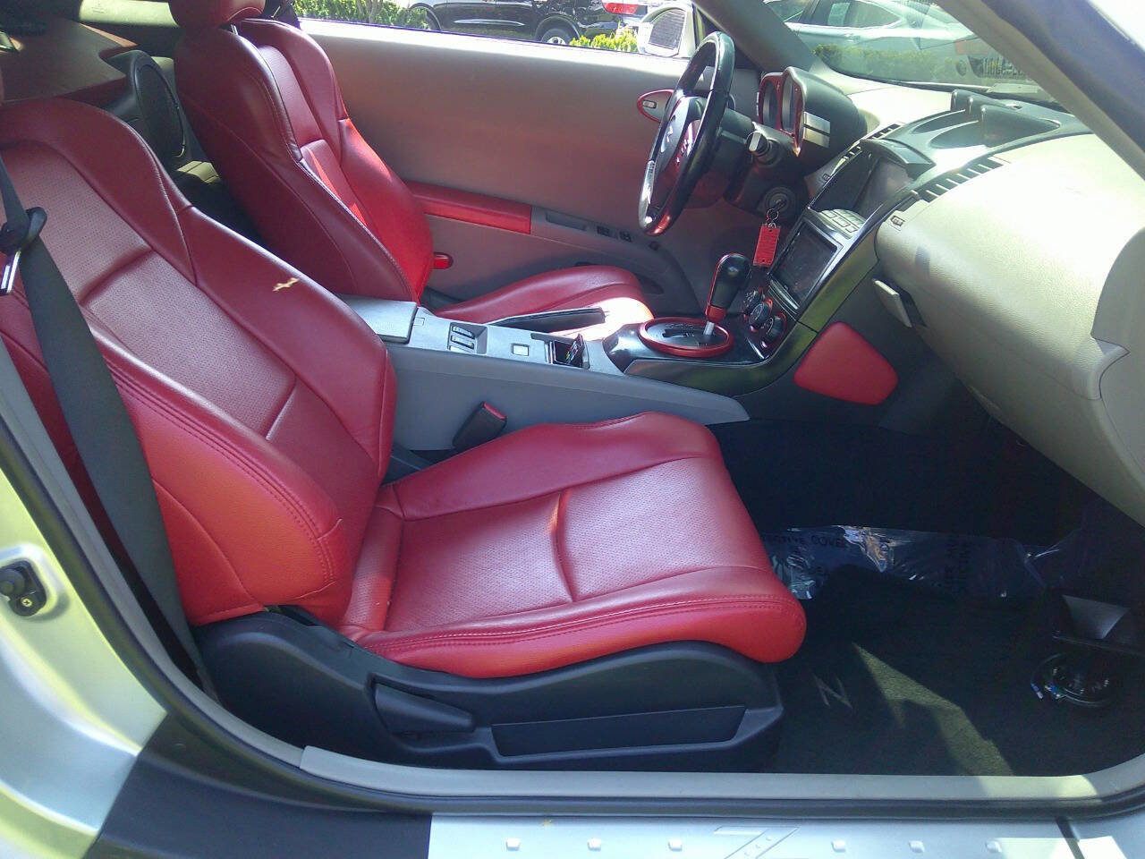 Used 2004 Nissan 350Z Touring w/ Cargo Convenience Pkg image 18