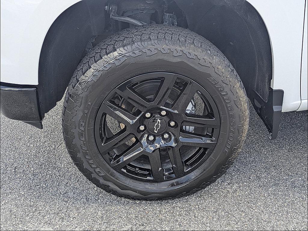 Certified 2025 Chevrolet Silverado 1500 Custom Trail Boss w/ Dark Appearance Package AWD/4WD image 12