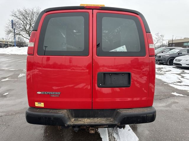 Used 2016 Chevrolet Express 3500 Work Van image 3