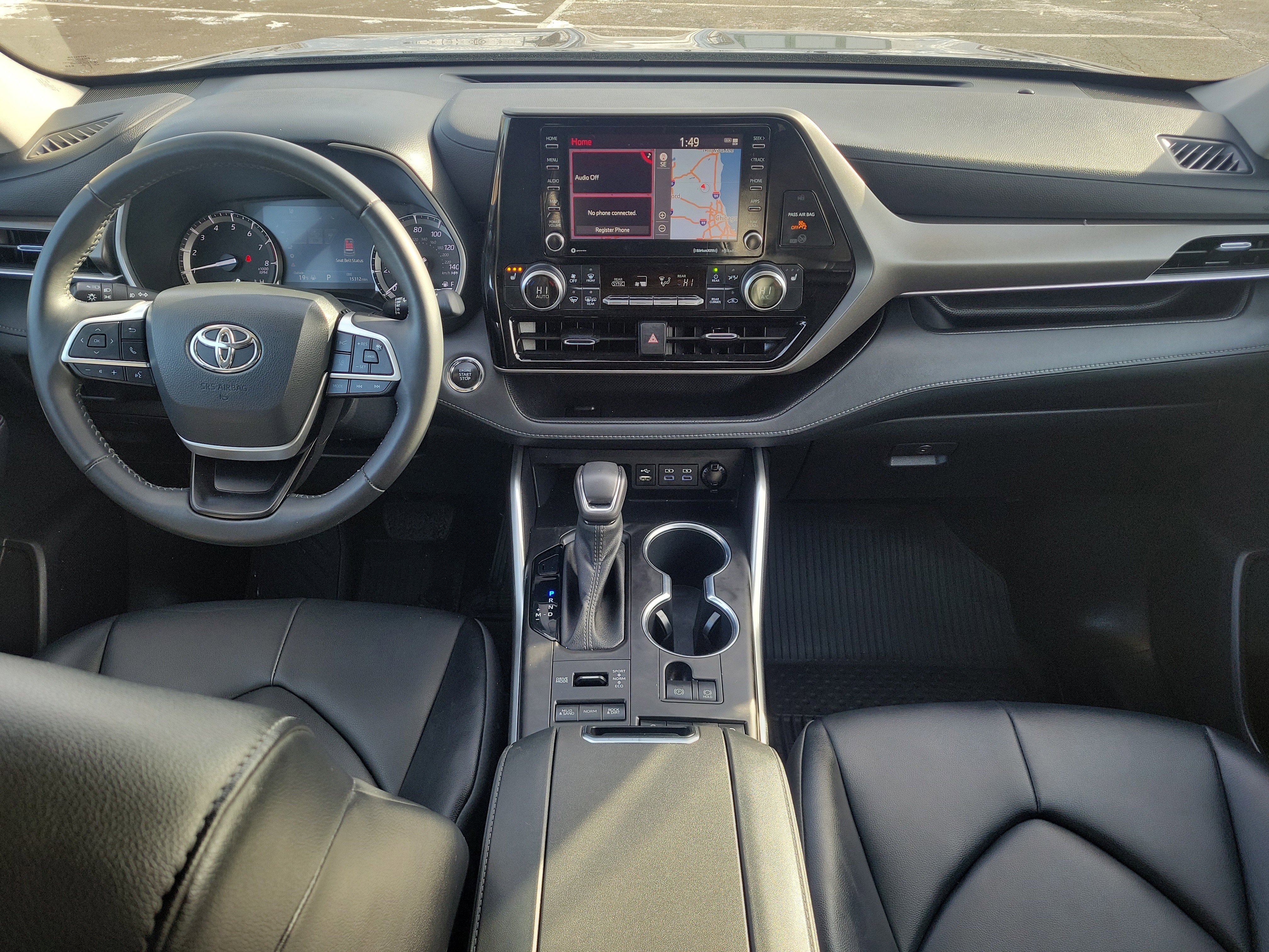 Used 2022 Toyota Highlander XLE image 11