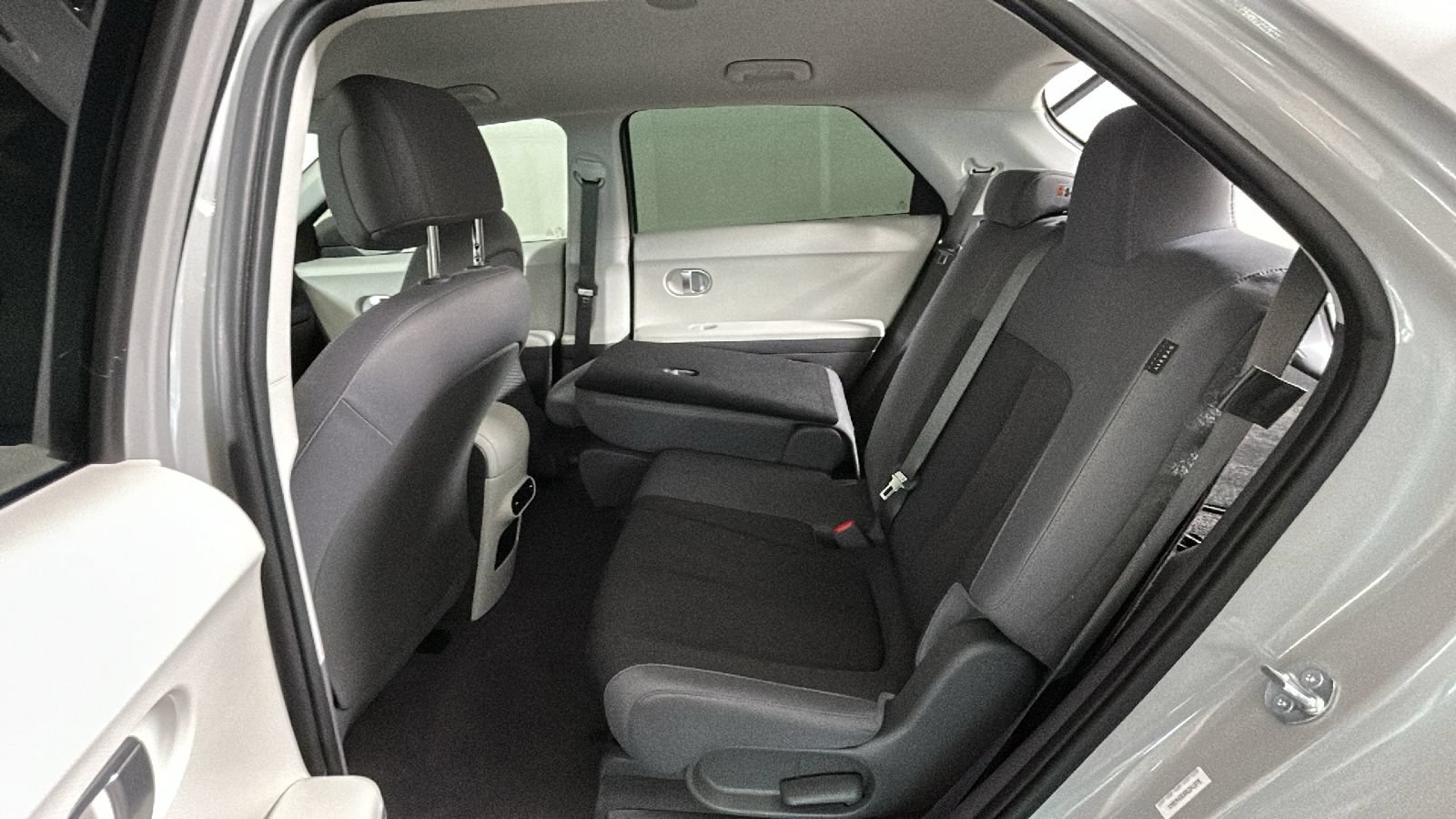 Used 2024 Hyundai Ioniq 5 SEL RWD image 27