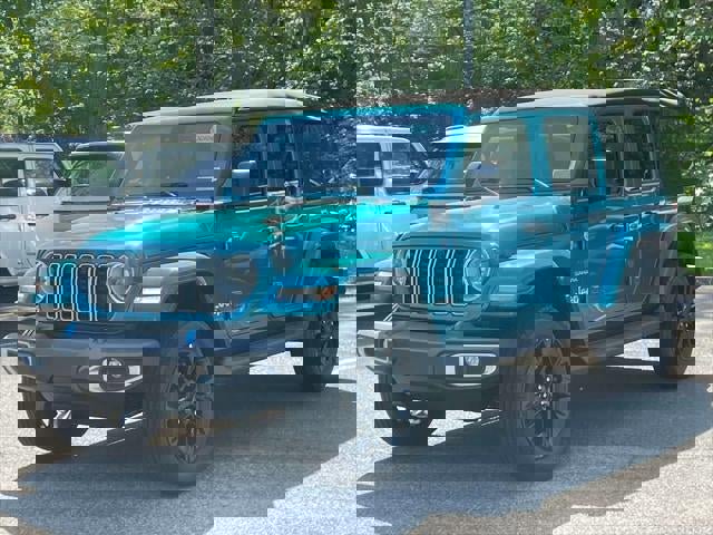 New 2024 Jeep Wrangler Unlimited Sahara w/ Technology Group image 4