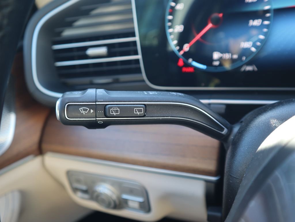 Used 2023 Mercedes-Benz GLS 450 4MATIC image 23