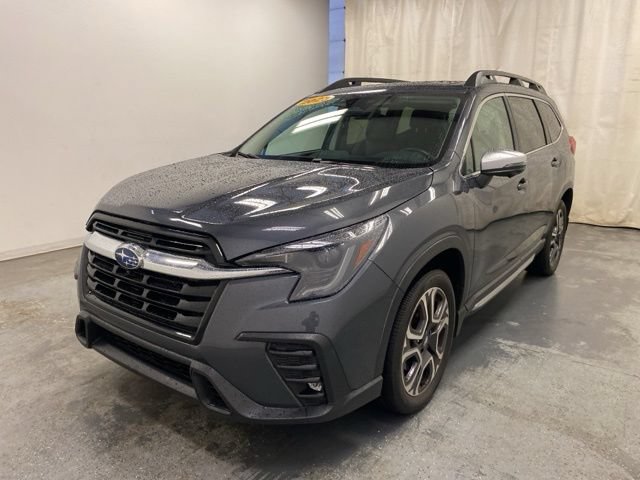 Used 2023 Subaru Ascent Limited w/ Technology Package AWD/4WD image 3